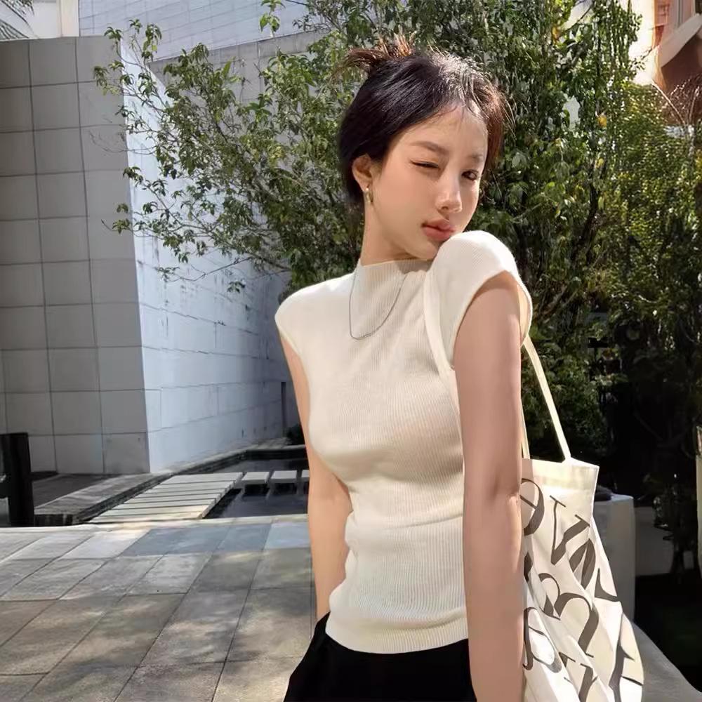 

White High Neck Short-Sleeve Slim Fit Knit Top Extra Large