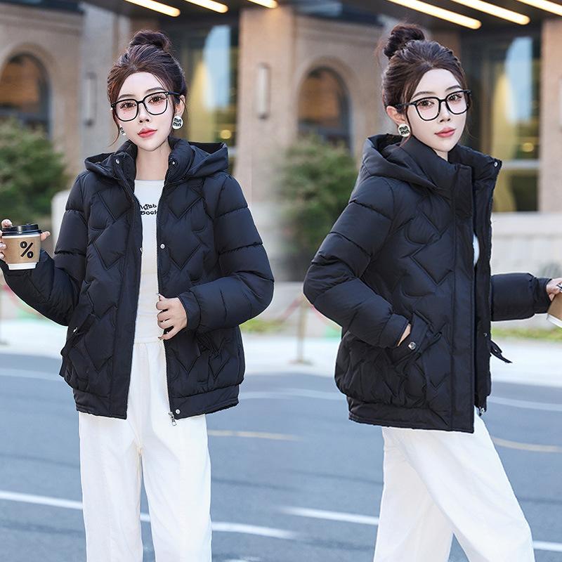 

Пуховик женский зимний 2025 новый хлопковый жакет короткий корейская версия свободный с капюшоном утолщенный теплый жакет стеганый жакет M чёрный
