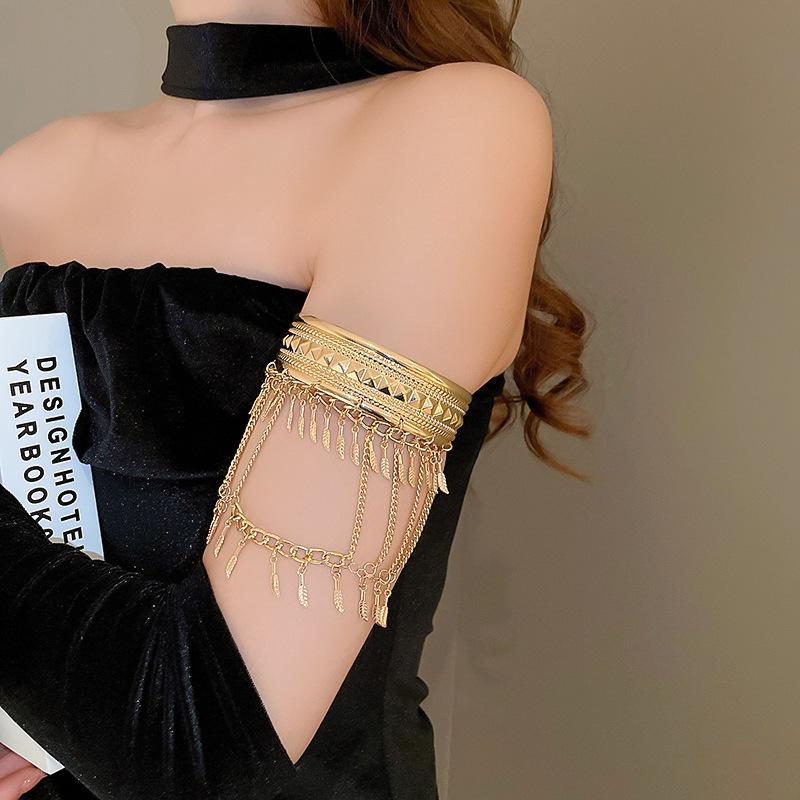 European-American Open Arm Cuff Bracelet - High-End, Versatile, and Exaggerated Fashion Jewelry for Women