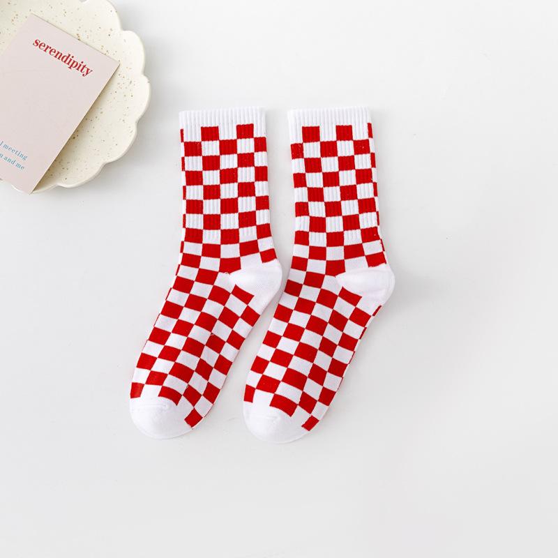 Trendy Plaid Mid-Calf Socks for Men & Women: Fashionable College Style Sporty Couples' Socks