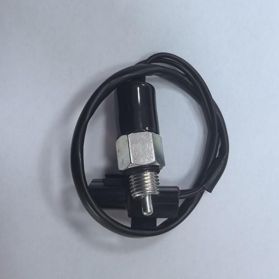Mitsubishi Brake Light Switch ME581047-Compatible