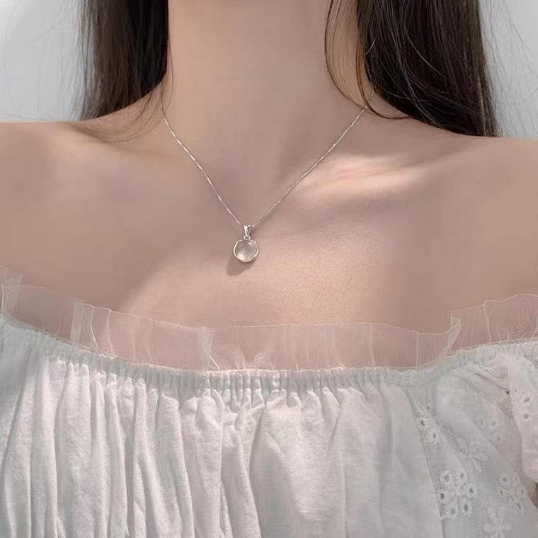 Sense Shell Love Necklace Female Niche Design Light Luxury Versatile Girlfriend Bow Collarbone Chain Niche Neck Chain Exquisite