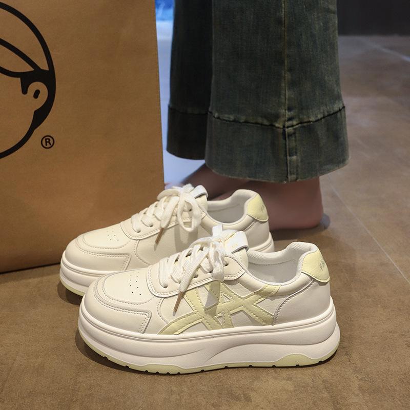 Thick Baseplate Shoes Women's Autumn 2025 New Casual Versatile Lightweight Sports Muffin Bottom Internet Celebrity Breathable White Shoes