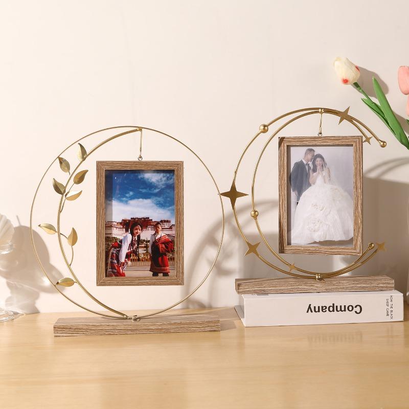 6-inch Wrought Iron Photo Frame Hollow Pull-out Design Metal Frame for Home Bedroom Desk Decoration Personal Photo Decoration