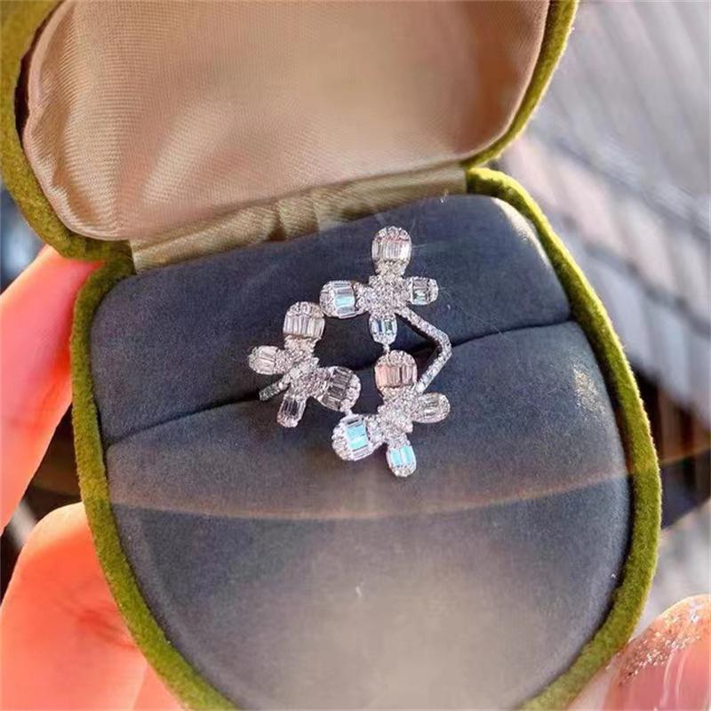 Diamond Bow Ring for Women - Elegant and Versatile Style Adjustable