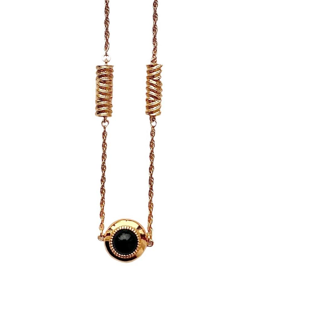 Personalized Unique Copper Plated 18K Real Gold Inlaid With Black Agate White Shell Rope Knot Twist Collarbone Chain Niche Fashion Necklace