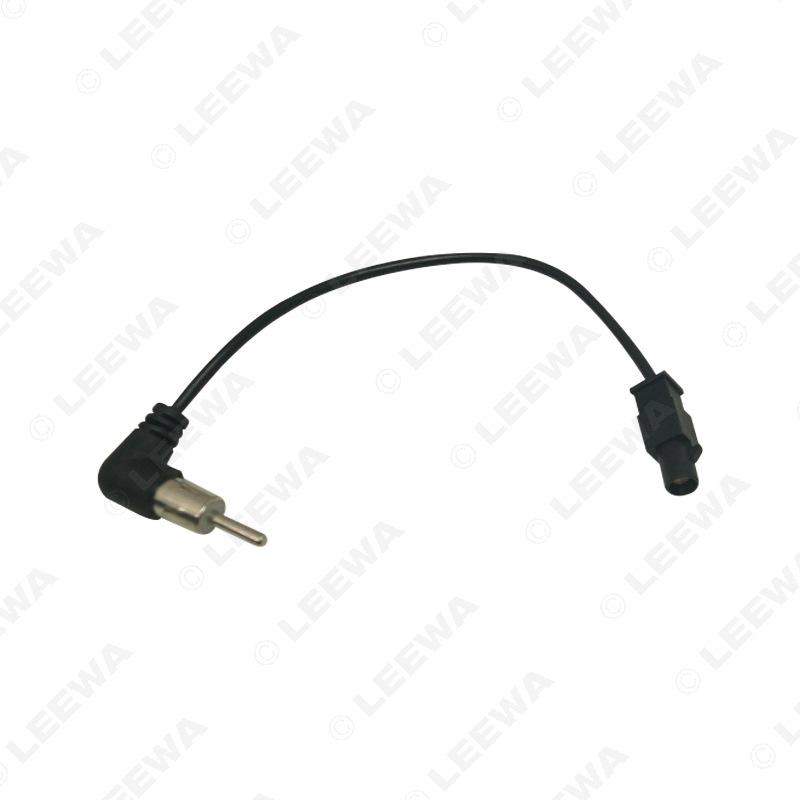 

Совместимый угловой переходной кабель для радиоантенны для Volkswagen, Ford, GM, Peugeot и Renault. LEEWA