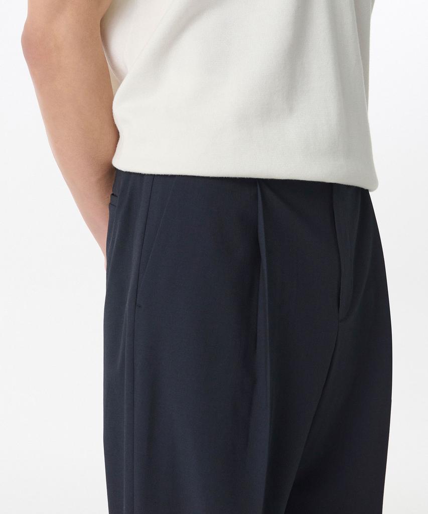 MUSINSA STANDARD Light Plain One-Pleat Wide Hidden Elastic Waist Slacks [Navy]