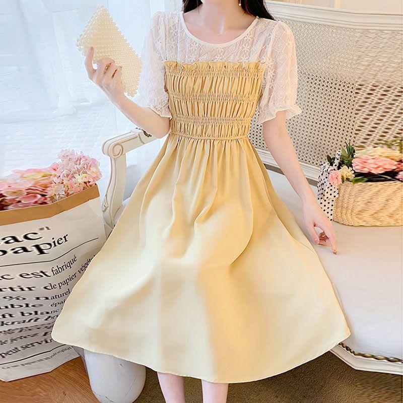 Elegantes, modisches Spitzen-Spleißenkleid mit kaltem Schulterdesign