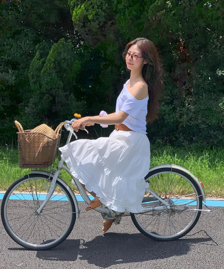 Letter From Moon Benny'S Tiered Midi Skirt (Ivory)