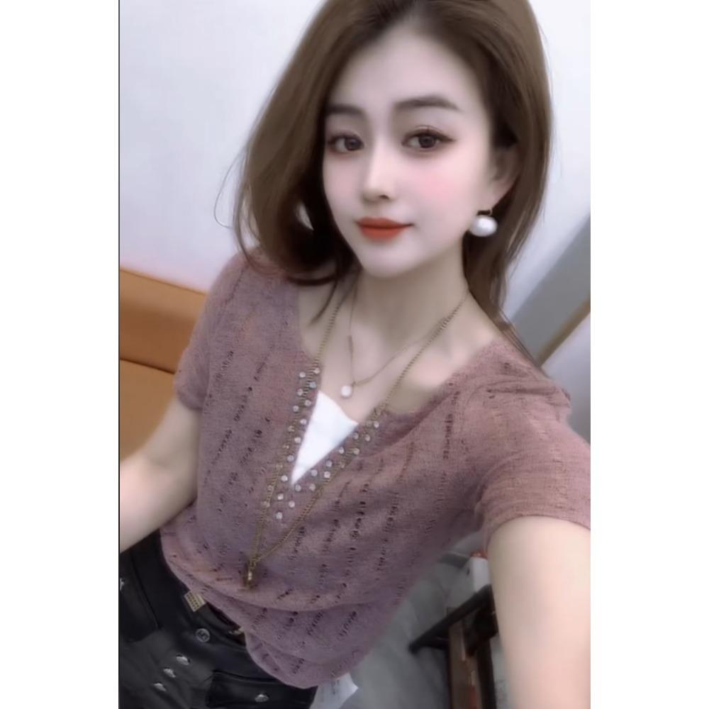 

2025 Лето Новый Стиль Футболка-обманка из двух частей для Женщин Мода Полая Инкрустированная Бриллиантами V-образный вырез Свободный Топ с коротким рукавом XL бледно-розовый