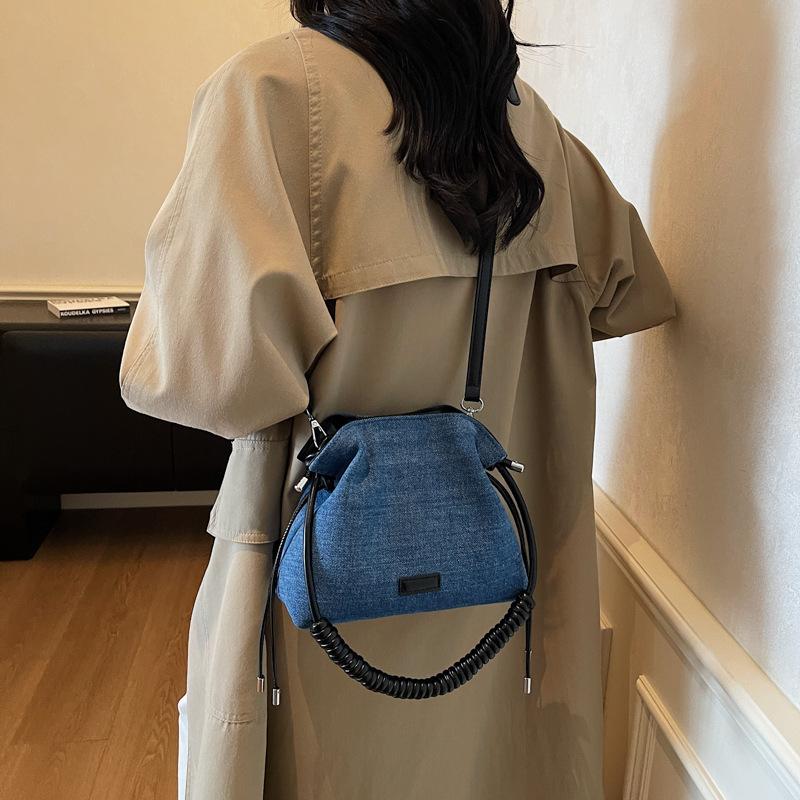 New Commuter Handbag Women's 2025 New Versatile Shoulder Bag Messenger Bag Niche Design Denim Bucket Bag