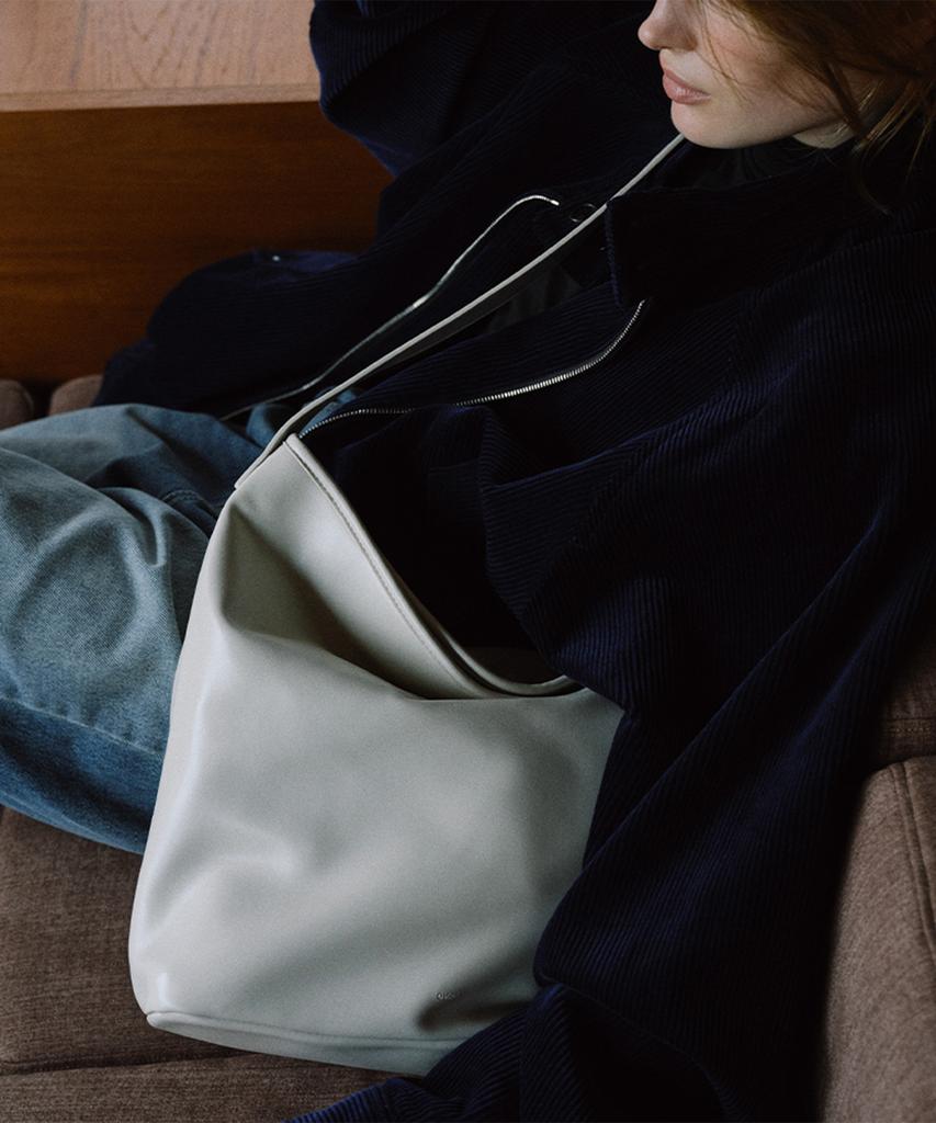 Ovhee Poe Bucket Bag_Light Beige