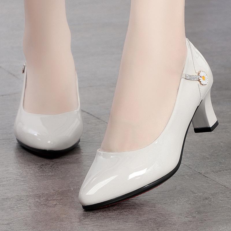Spring Autumn Pointed Shallow Mouth Single Shoes Soft Leather Work Retro Versatile Women's Thick Heel Patent Leather Shoes