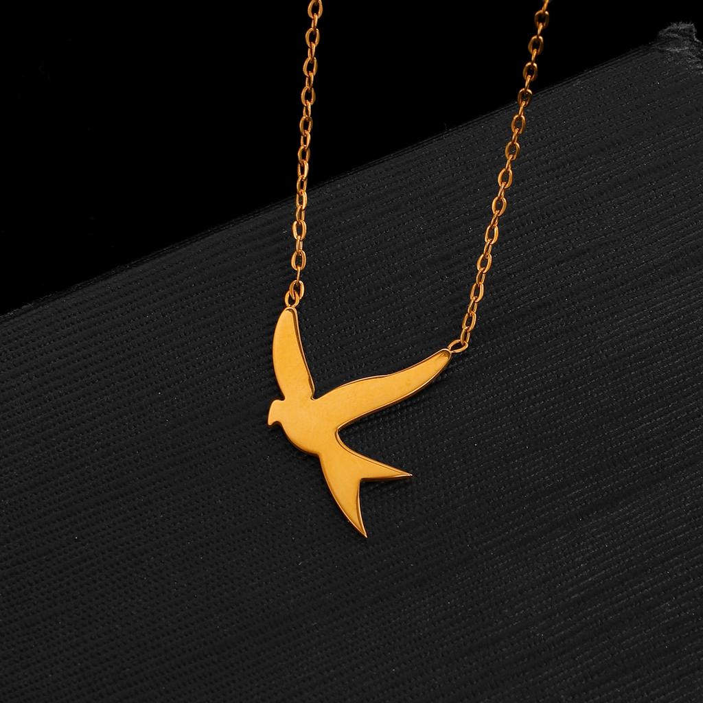 Mode Einfache Goldfarbe Edelstahl Friedenstaube Schwalbe Vogel Anhänger Halskette für Frauen Niedliche Tiere Halskette Kette Schmuck