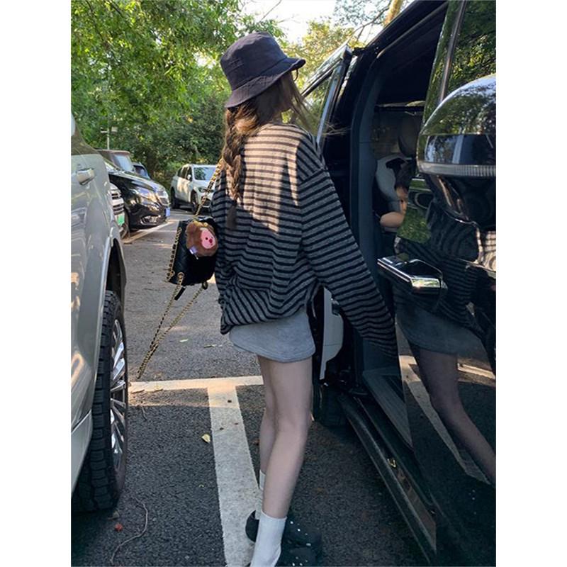 

Women s Stylish Striped Long-Sleeve Ice Silk Top - Loose Fit for Early Autumn