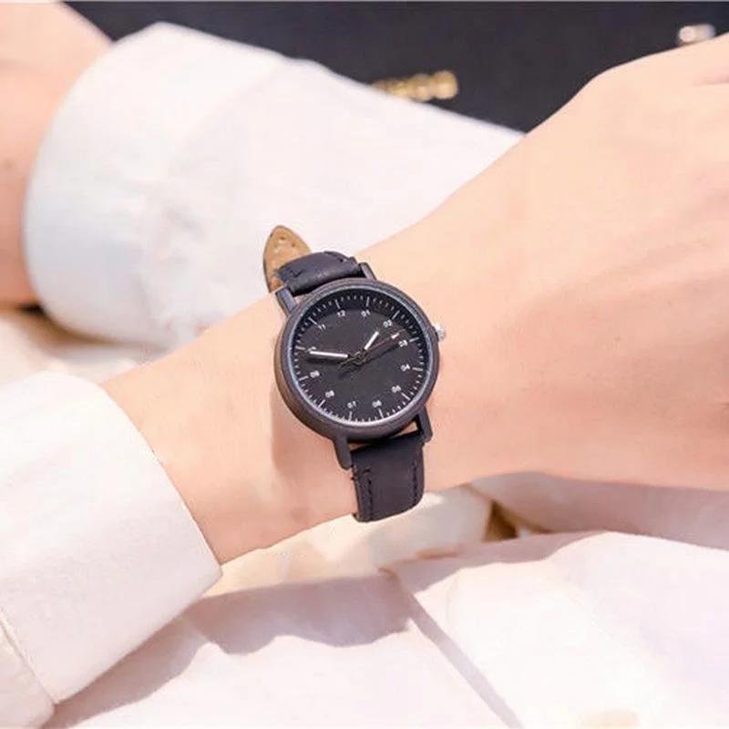 

Casual Simple Women s Quartz Watch Leather Strap Multicolor Wristwatches Round Minimalist Style No Bracelet or Box Reloj Mujer чорний