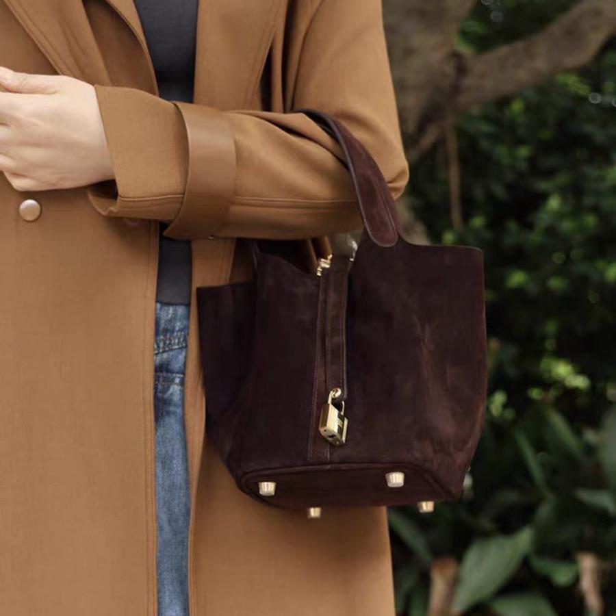 Imported Nubuck Cowhide Vegetable Basket Bag 2025 New Fashion Lightweight Bucket Bag Handbag Leather Women's Bag