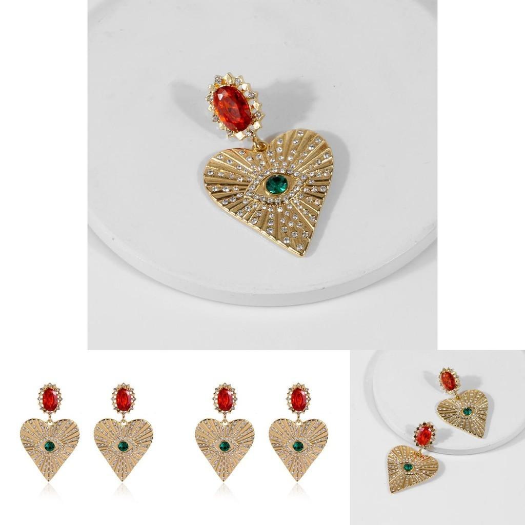 Fashionable Heart Shaped Alloy Stud Earrings For Women Ideal For Urban Style