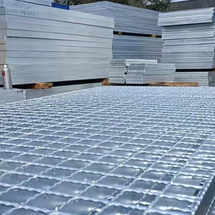 Non-slip Hot-Dip Galvanized Steel Grating: Durable Platform, Stair Tread, and Drainage Cover