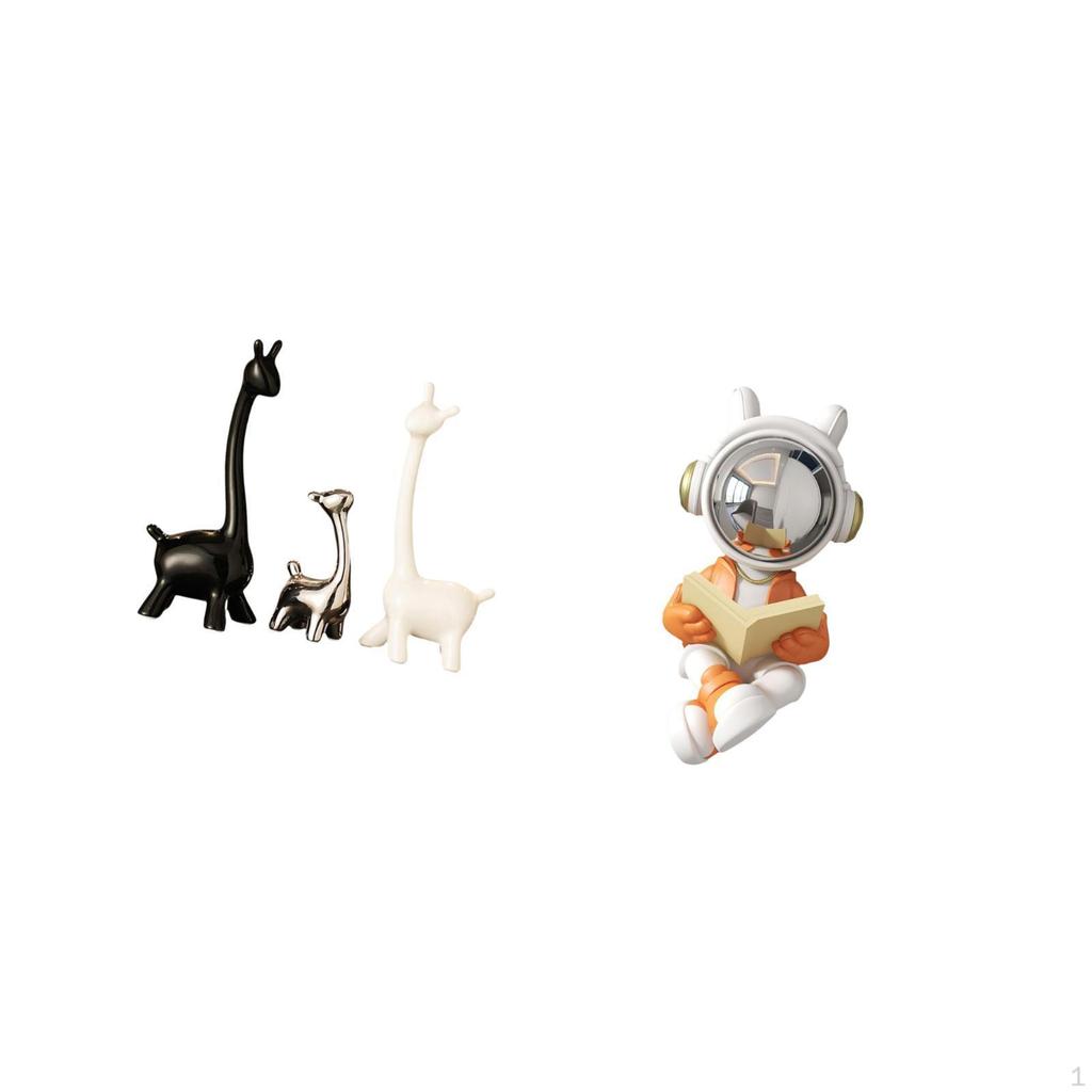 Modern Creative Giraffe Astronaut Figurine Ceramic Statue for Desk Office Bookshelf Bedroom