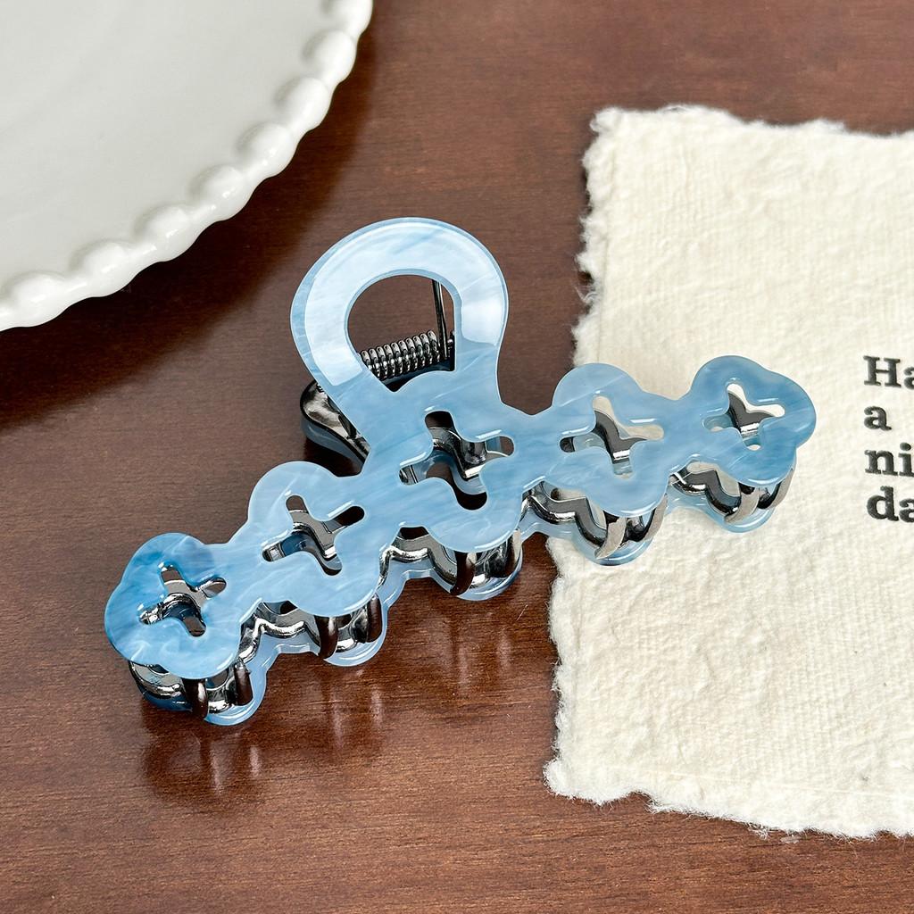 Pastel Colored Soft Shark Claw Hairpin For A Sophisticated And Stylish Appearance