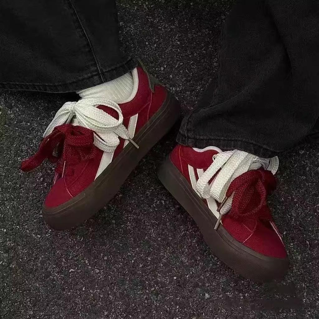 2025 spring and summer new American retro board shoes women's platform ins tide niche versatile sports leisure skateboard shoes