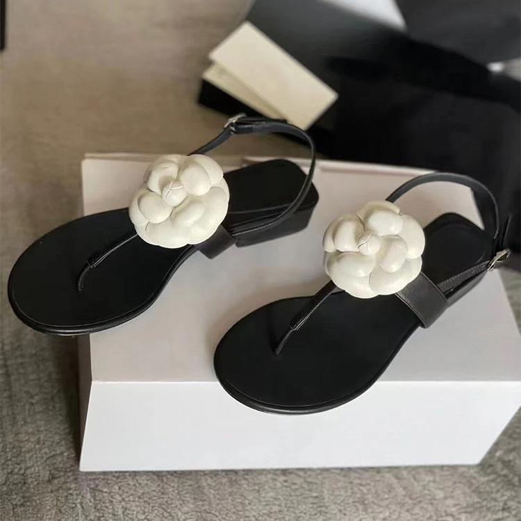 Fashion Sweet Camellia Simple Outdoor Slippers Women's Summer Elegant Style White Flower Outwear Low Heel Beach Creek Slippers Size 40