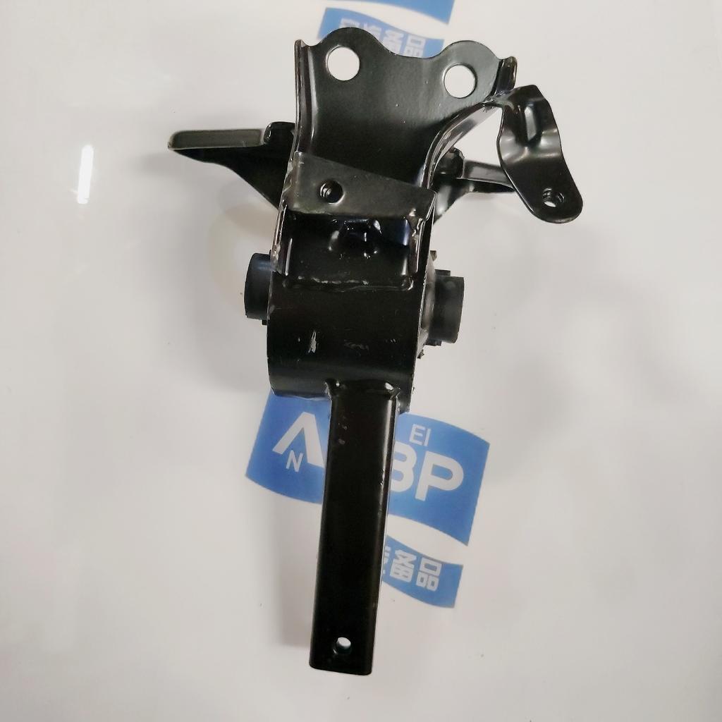Car Parts OE Number 1001210U2010 for JAC J4 J5 J6 Front Engine Bracket Pad