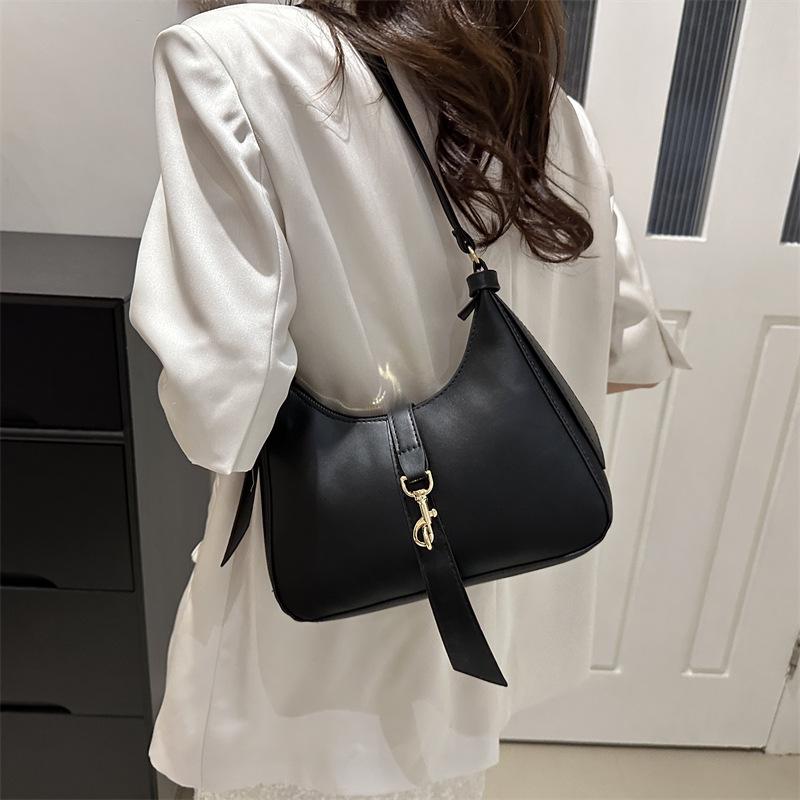 Niche Design Podpažní taška pro ženy v létě Nová retro crossbody taška pocit pro ženy Jednoramenní podpažní taška ve tvaru půlměsíce