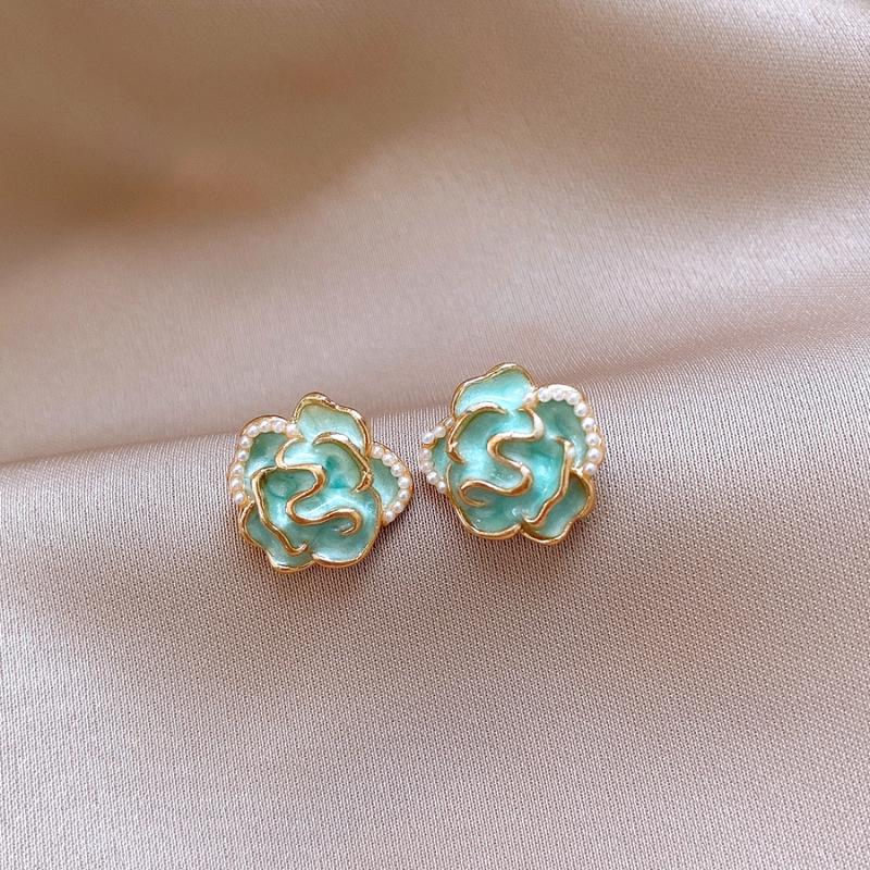 Серебряные серьги-гвоздики  Цветок жемчуга  - Винтажный французский дворцовый стиль