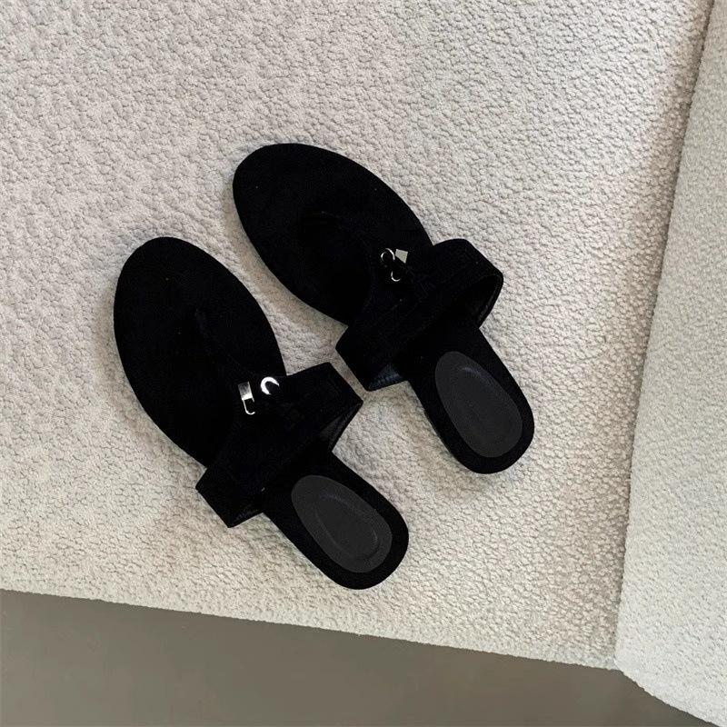 Flip-flops 2025 New Models Are Popular This Year, and Can Be Worn Outside. Soft Bottom Runaway Niche Toe Flat Bottom Sandals Women