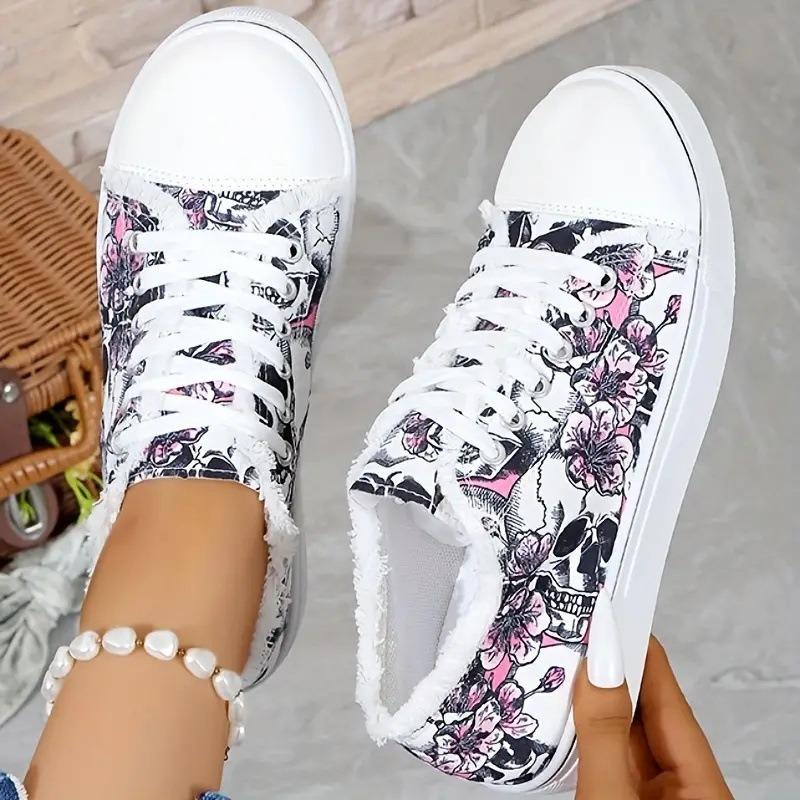 Large Size Flat Bottom Graffiti Canvas Shoes Women 2025 New Ethnic Style Lazy Canvas Shoes Lightweight Board Shoes