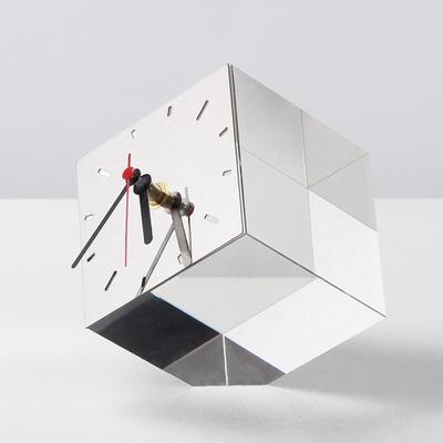 Modern Light Luxury Ornaments Nordic Model House Geometric Crystal Metal Clock Pendulum Clock Jewelry Living Room Bogu Stand Clock