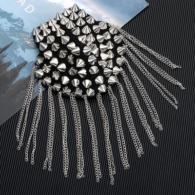 New Fashion 1 Pair Chain Tassel Rivet Shoulder Pad Brooch Punk Tassel Metal Epaulet For Women Men
