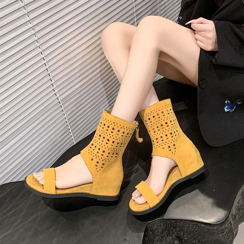 One Word with High Heels Sandals Women's Shoes New 2025 Popular Fashion Temperament Short Sandals Women's Summer Cool Boots Women