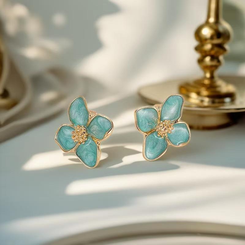 Retro Hong Kong Drip Oil Flower Earrings: Elegant, Luxurious, Versatile, and High-Quality Ear Studs.
