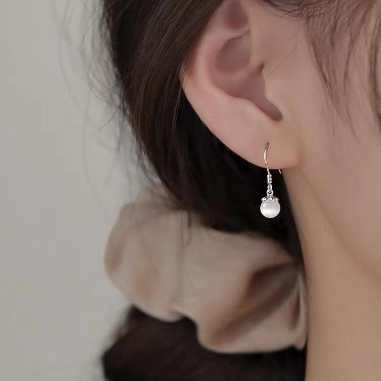 2023 Niche Luxury Women's Cat's Eye Stone Stud Earrings in 925 Sterling Silver