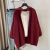 Hong Kong Casual Plus Size Rode Vest voor Dames – Losse, Slankmakende Blousejas, Lente/Herfst 2026.