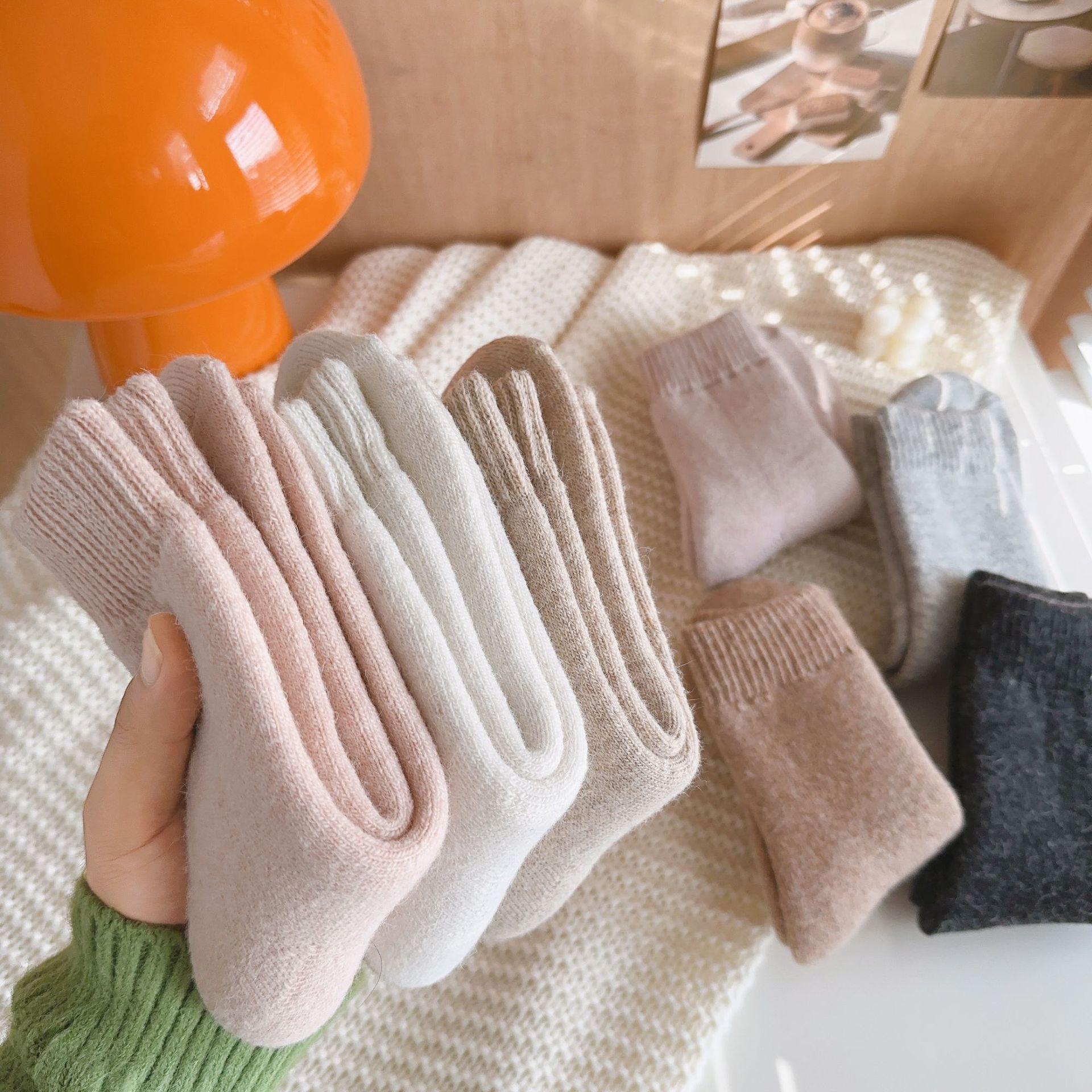 

Уютные женские толстые махровые носки: Идеально подходит для осени и зимы, не образует катышков на полу. One Size, Non-Fleece