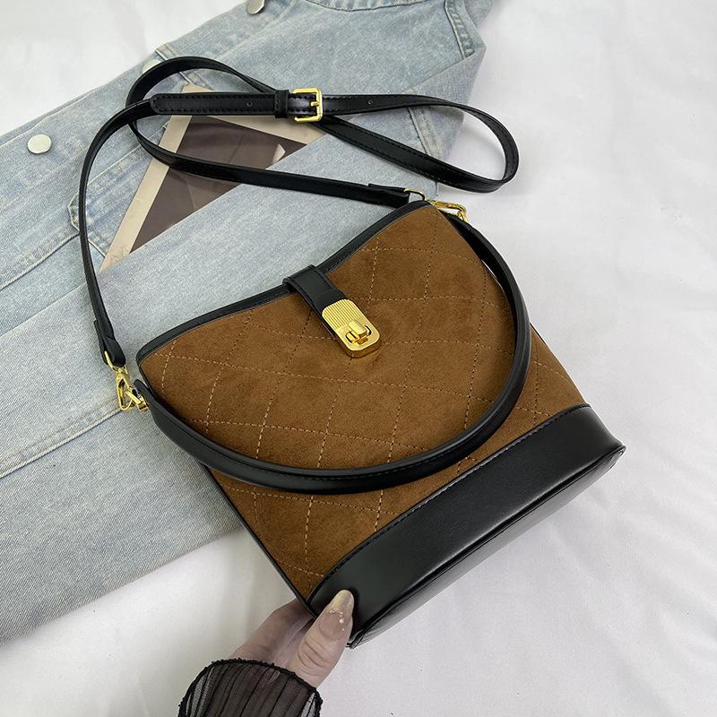 Popular Small Bag Women's Autumn and Winter New Matte Retro Messenger Bag Portable Bucket Bag