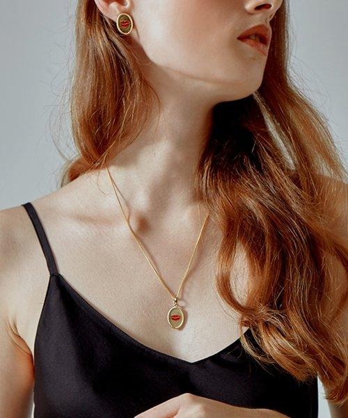 Bonbeau Antique Lip Necklace