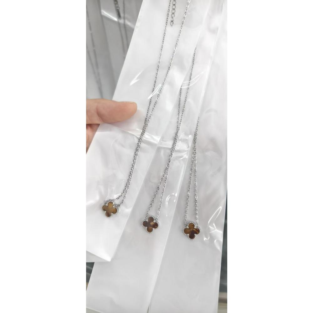 Vierblättriges Kleeblatt Titanstahl Halskettenanhänger für Damen Hochwertig Stilvoll und Vielseitig Trendiger Schmuck