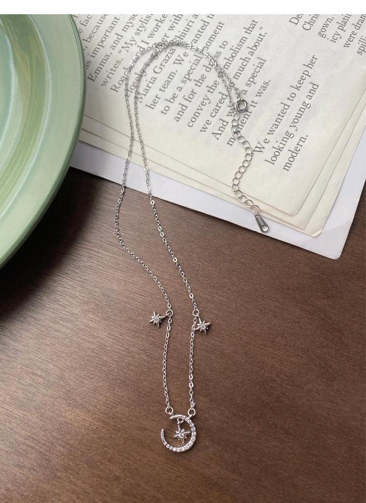 Sterling Silver Star & Moon Necklace - Elegant, Versatile Clavicle Chain for Women. High-End Design with an Exquisite, Luxurious Feel.