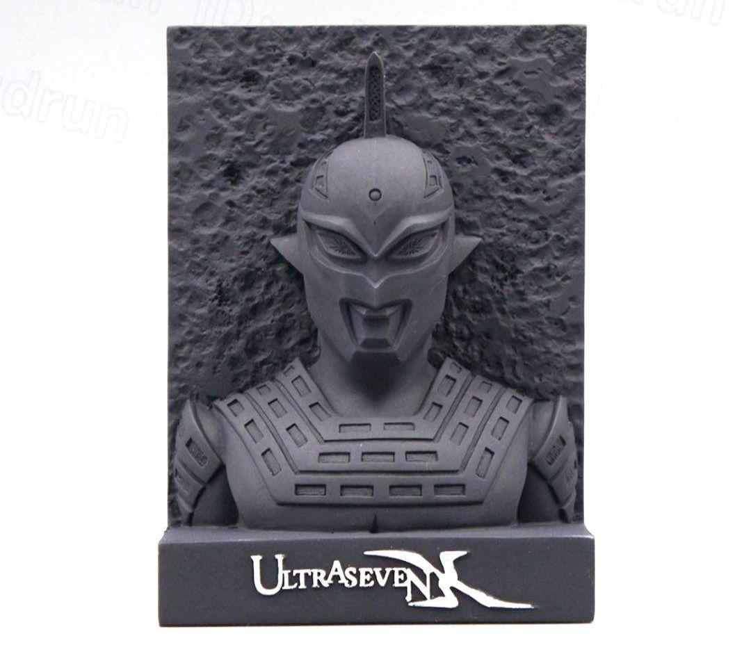 

[Б/У] Полуобъемный рельеф Ограниченный выпуск Ультра Семь Икс