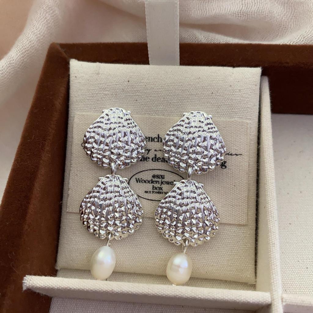 Simple Pearl Fringed Stud Earrings Metal Shell Temperament Elegant Shell Earrings Popular Earrings