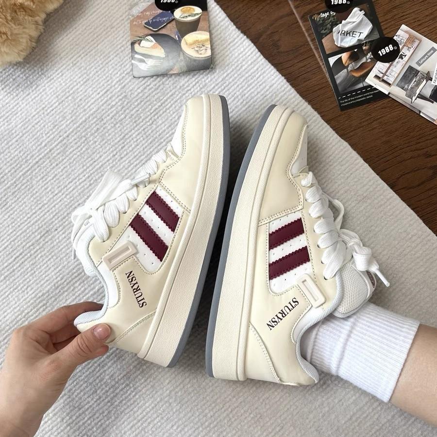 Korean version of versatile dopamine design bread shoes women's ins tide 2025 autumn new student casual white shoes