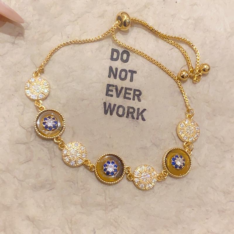 Elegant Retro Zircon & Mother-of-Pearl Bracelet: High-End Autumn/Winter Fashion Bangle