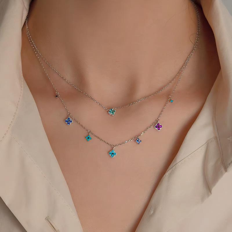 S925 Sterlingsilber Bunte Vierblättriges Kleeblatt Halskette - Damen Leichter Luxus Mode, Stilvolle Schlüsselbeinkette, Vielseitiges und Modernes Design.