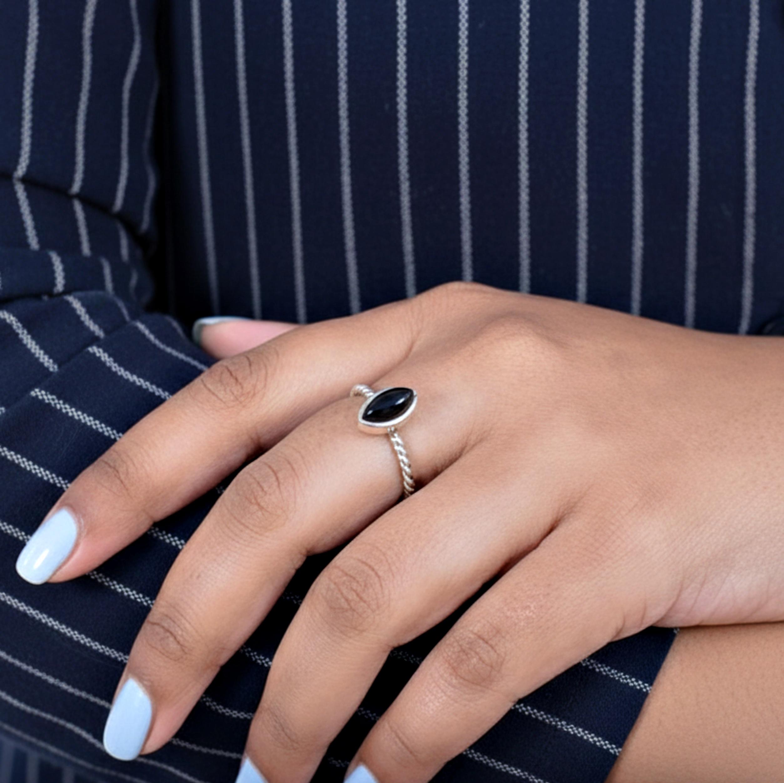 

Кольцо для ношения в стопке из черного оникса огранки «маркиза», серебро 925 пробы, минималистичное эффектное кольцо для женщин 12 серебряный